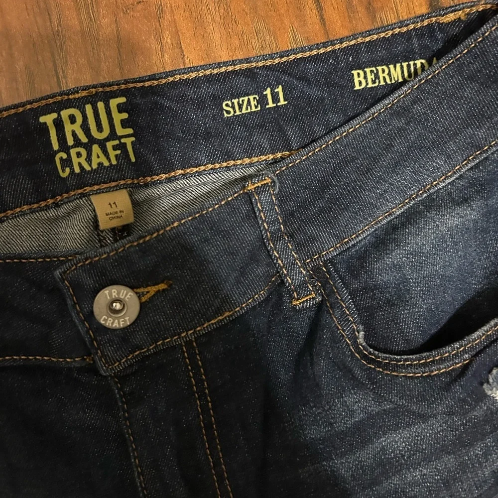 True Craft Dark Indigo Distressed Denim Bermuda Shorts Junior Size 11